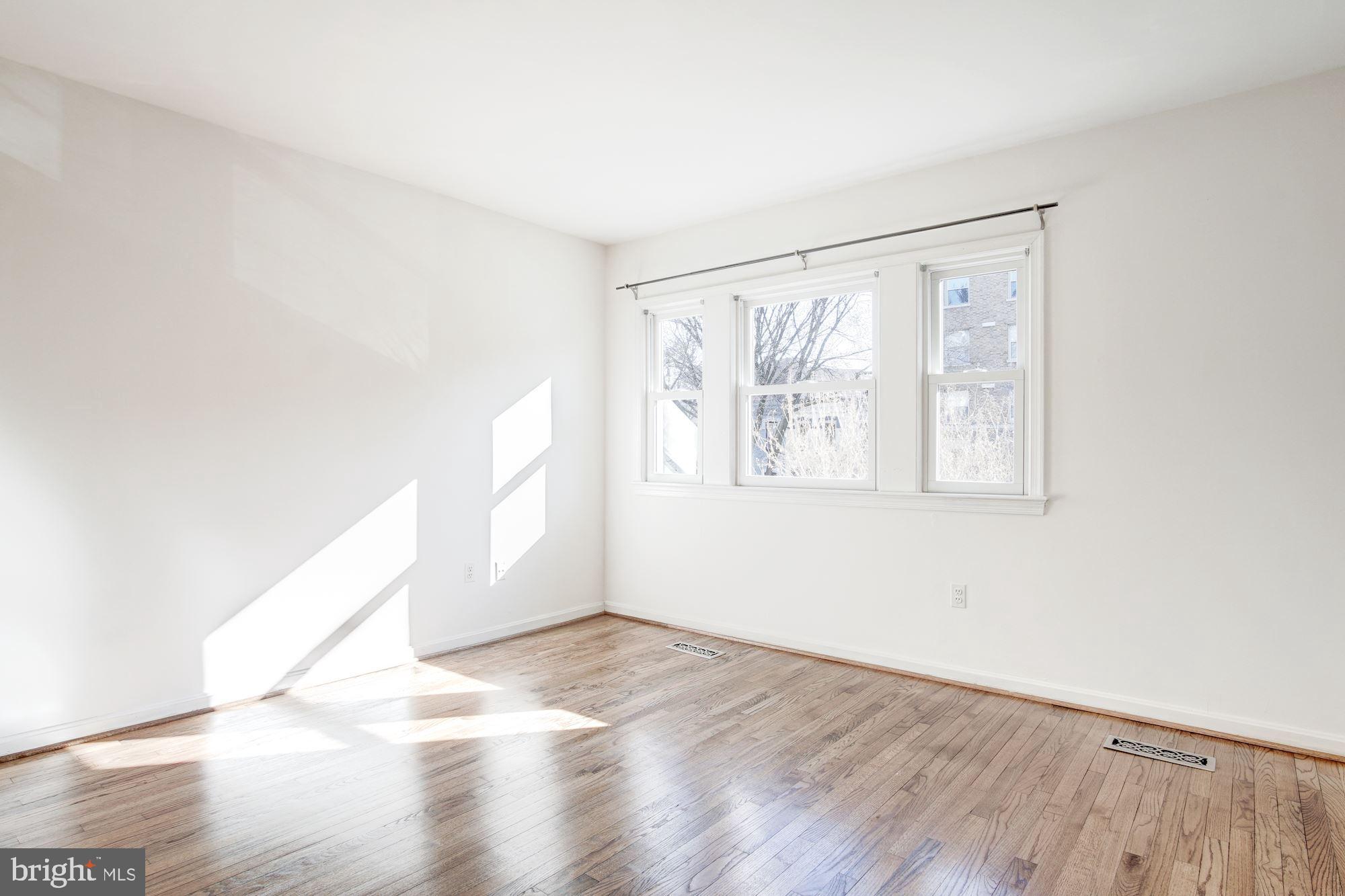 1906 17th Street Northwest Washington, DC 20009 - Photo 24 of 42 Upper level bedroom #2