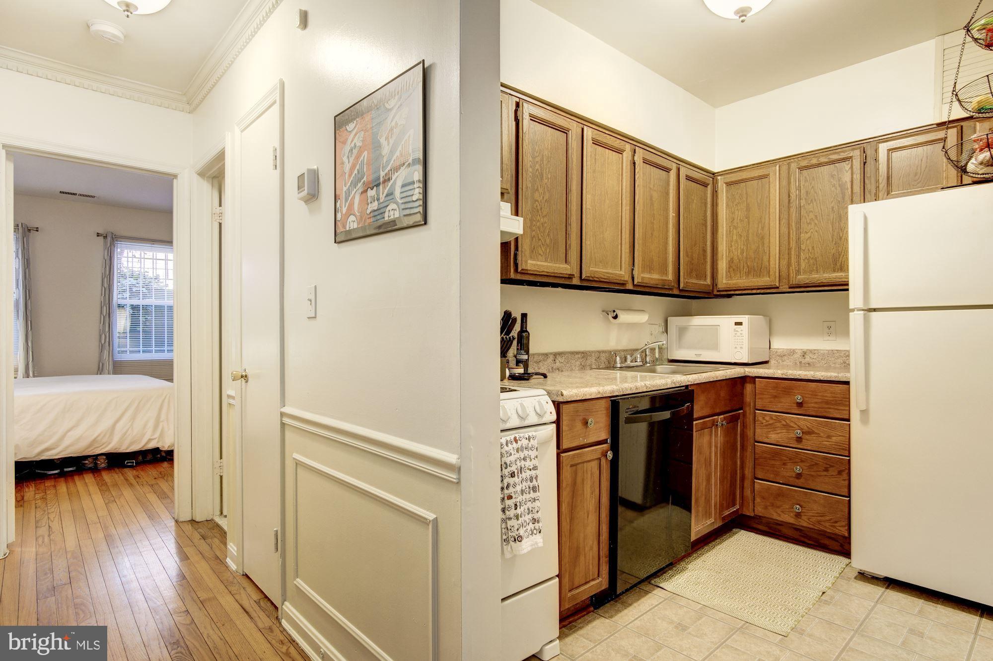 1906 17th Street Northwest Washington, DC 20009 - Photo 35 of 42 Lower level unit full size kitchen