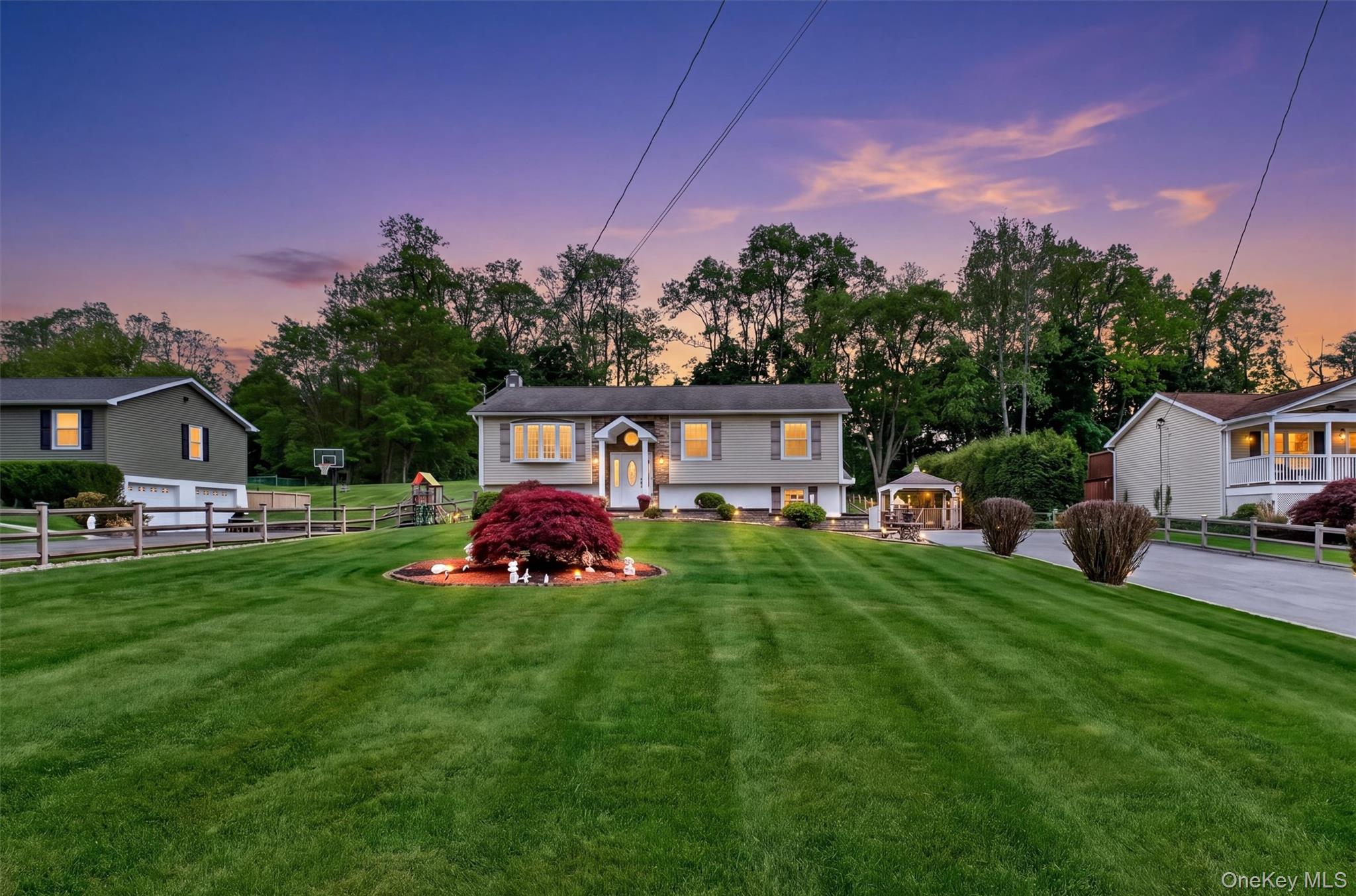 46 Camelot Road Poughkeepsie, NY 12601 - Photo 1 of 50