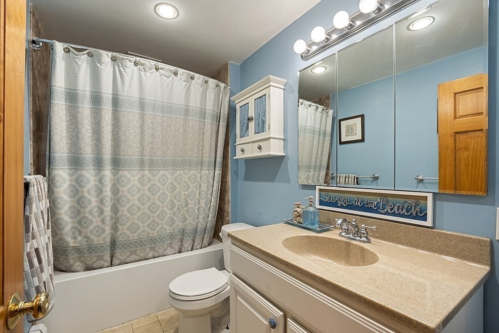 173 Dudley Road Townsend, MA 01469 - Photo 12 of 25