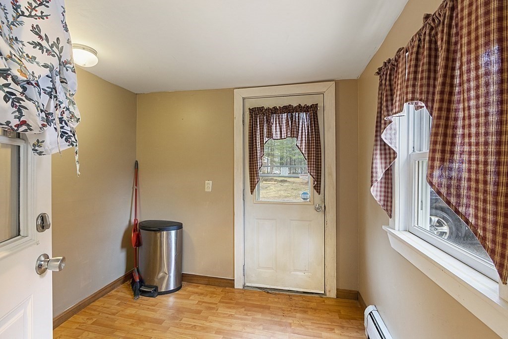 173 Dudley Road Townsend, MA 01469 - Photo 6 of 25