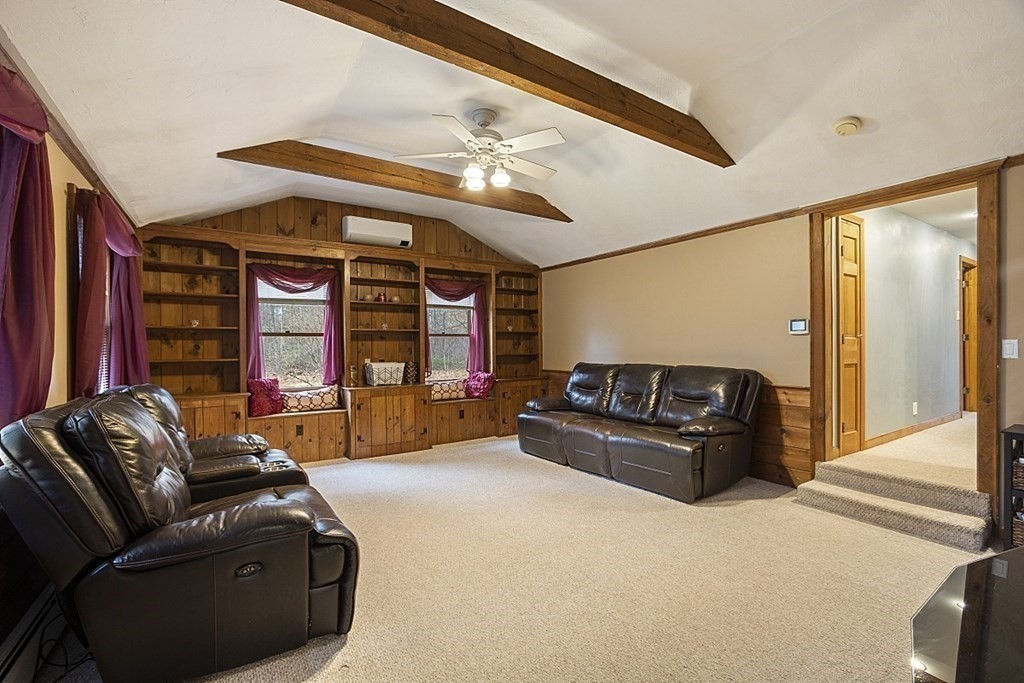173 Dudley Road Townsend, MA 01469 - Photo 7 of 25
