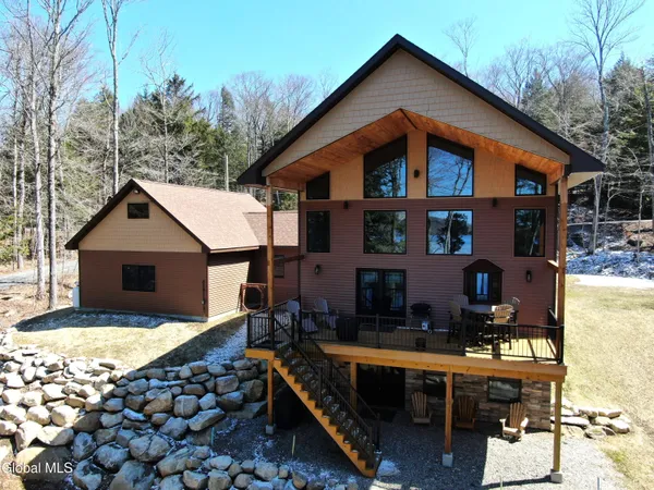 $879,900 | 301 South Shore Rd Peck Lake, Gloversville, NY 12078
