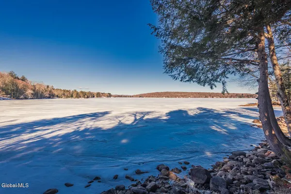 $879,900 | 301 South Shore Rd Peck Lake, Gloversville, NY 12078