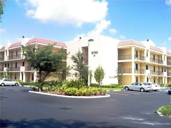 $1,995 | 6729 Coral Lake Drive, Unit 6729, Margate, FL 33063