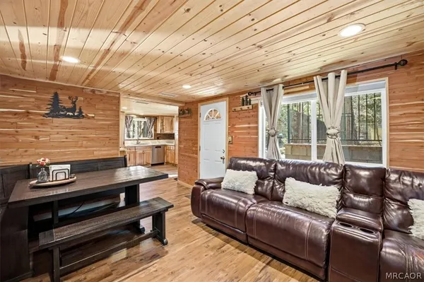 $999,900 | 830 Oriole Drive, Big Bear Lake, CA 92315