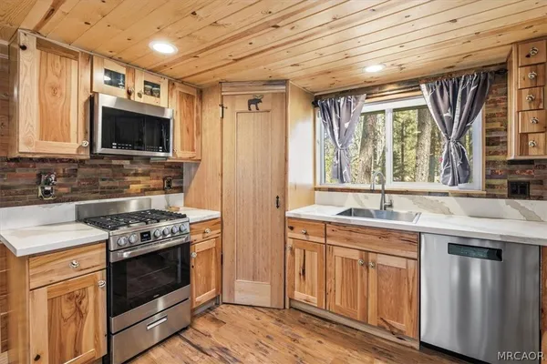 $999,900 | 830 Oriole Drive, Big Bear Lake, CA 92315