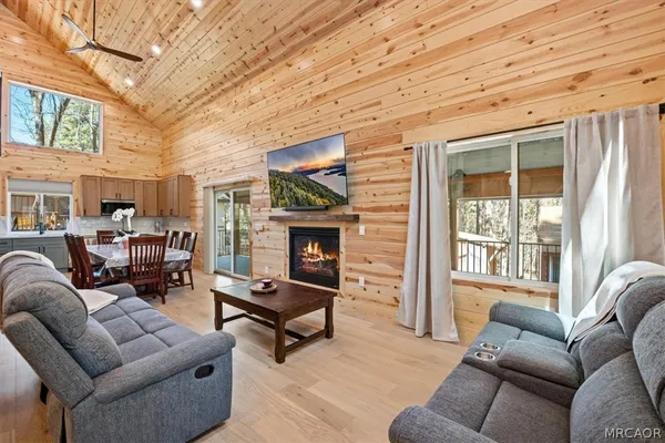 $999,900 | 830 Oriole Drive, Big Bear Lake, CA 92315