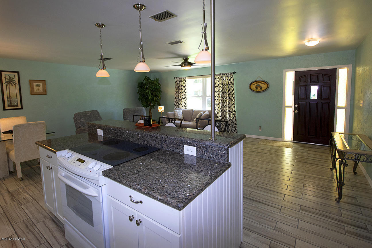 1317 Ruthbern Road Daytona Beach, FL 32114 - Photo 3 of 37 020