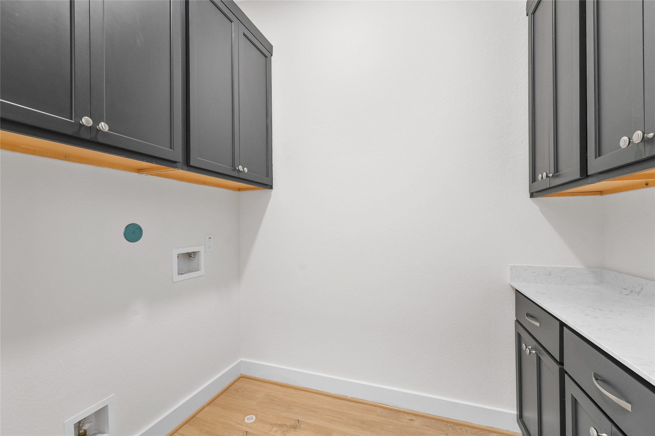 1503 Vermont Street, Unit A Houston, TX 77006 - Photo 25 of 38 Laundry Room