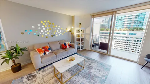 $514,900 | 1200 Brickell Bay Drive, Unit 2222, Miami, FL 33131