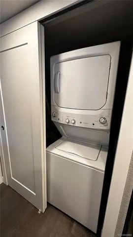 a close up view of a washer and dryer