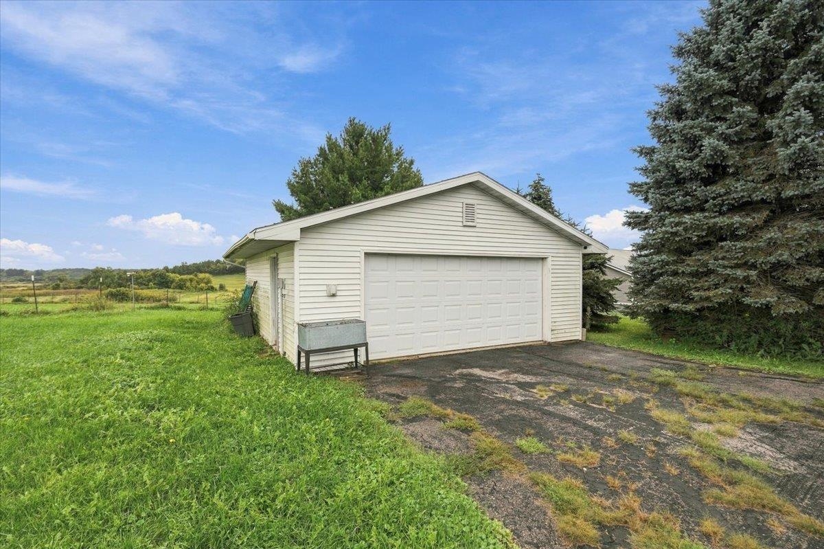 596 Portland Road Waterloo, WI 53594 - Photo 40 of 46 Gallery Image 40