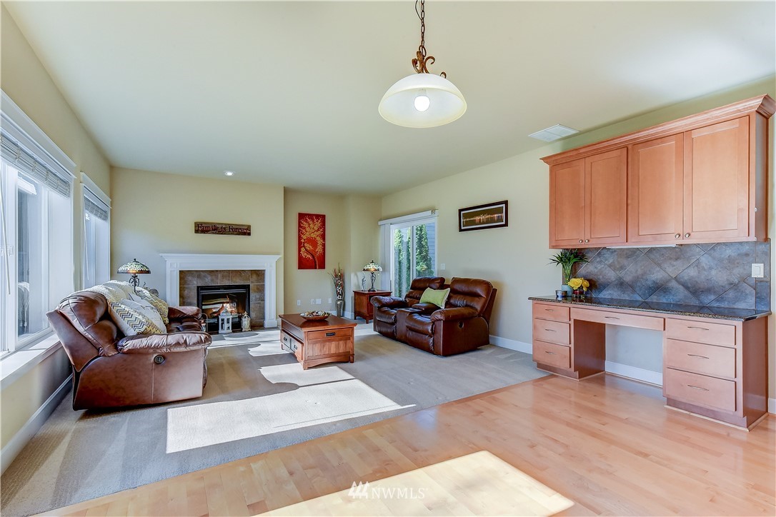4124 216th Place Southeast Bothell, WA 98021 - Photo 8 of 25