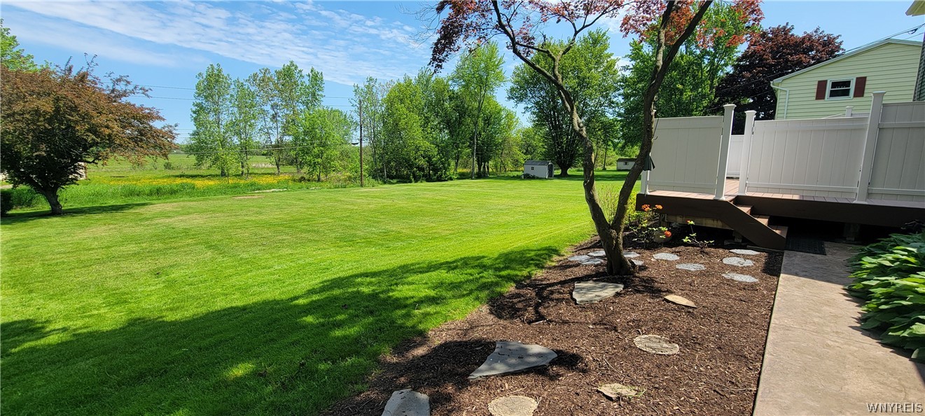 7053 Old English Road Lockport Town, NY 14094 - Photo 38 of 40
