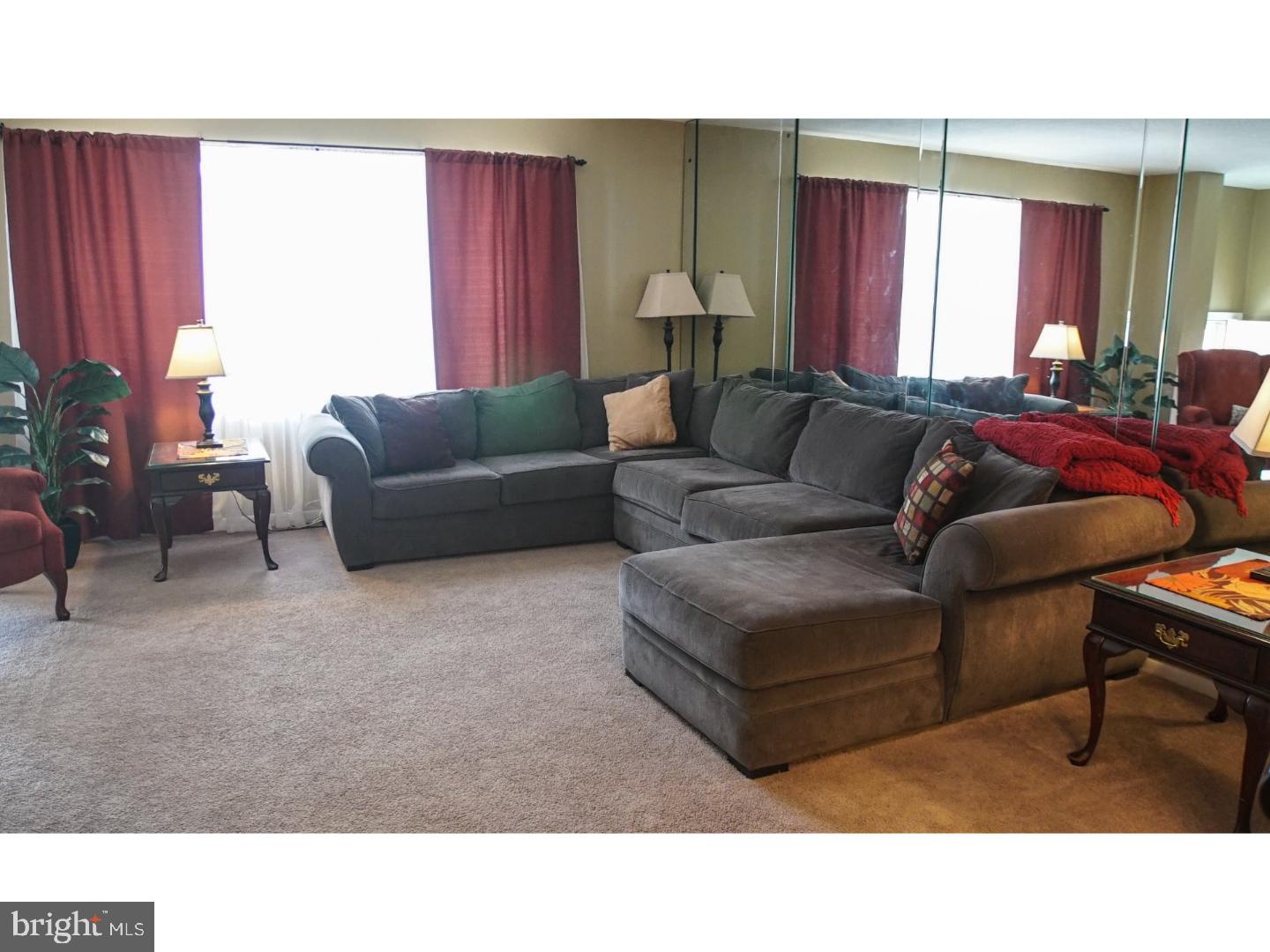 3120 Derry Road Philadelphia, PA 19154 - Photo 2 of 23 Living Room