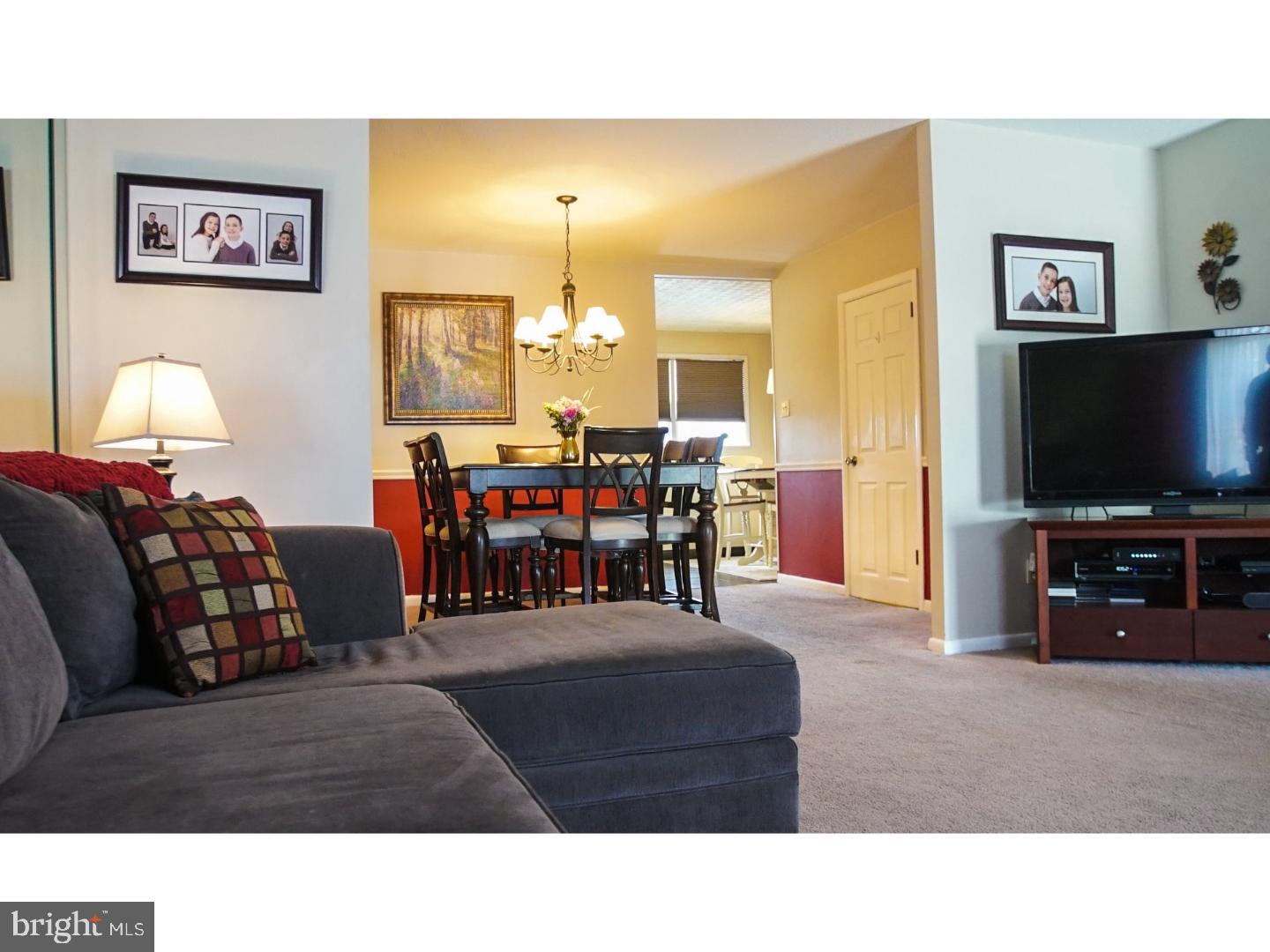 3120 Derry Road Philadelphia, PA 19154 - Photo 5 of 23 Living Room
