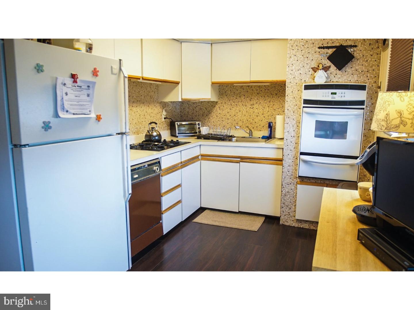 3120 Derry Road Philadelphia, PA 19154 - Photo 6 of 23 Kitchen