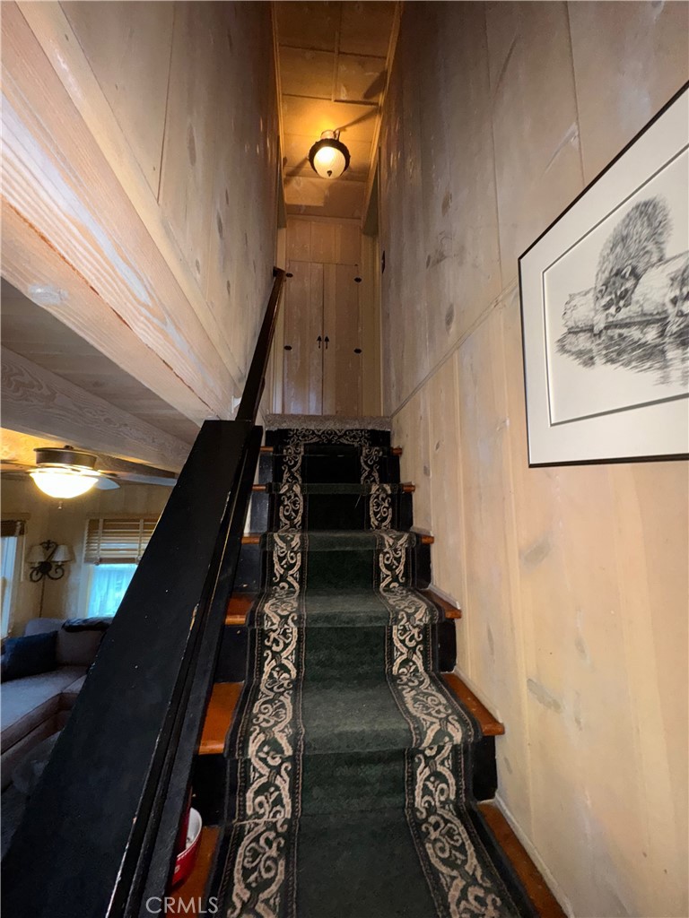 193 Hemlock Drive Lake Arrowhead, CA 92352 - Photo 11 of 15