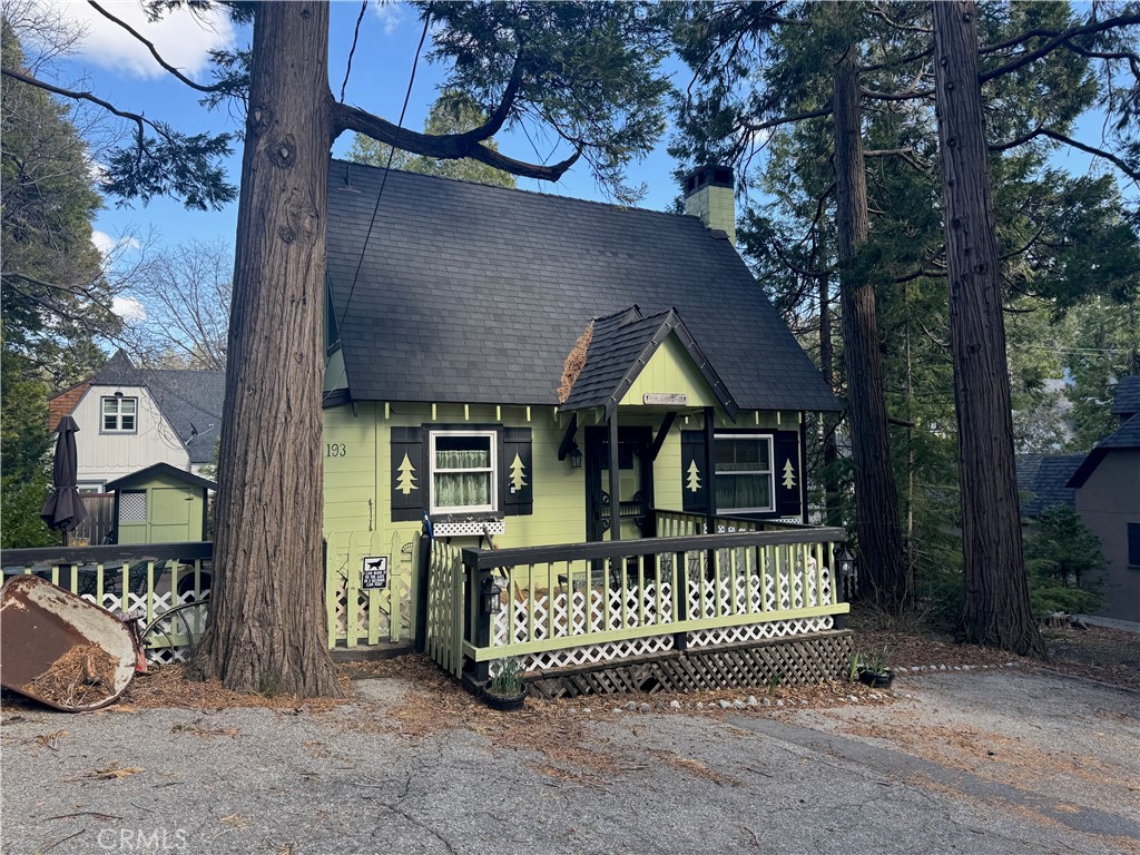 193 Hemlock Drive Lake Arrowhead, CA 92352 - Photo 2 of 15