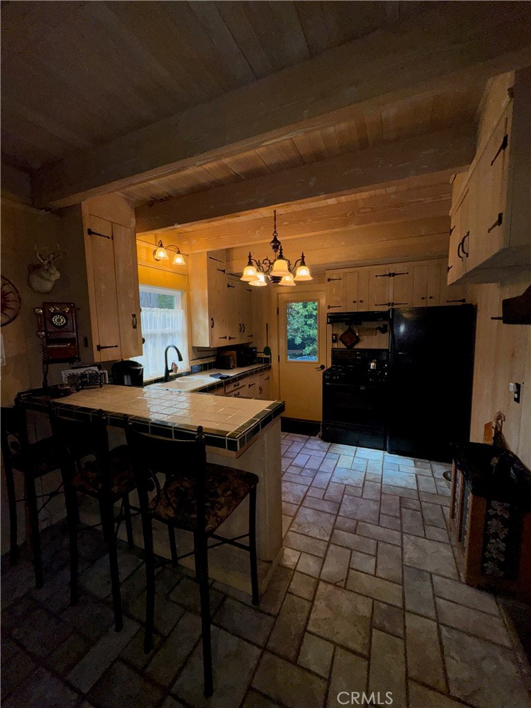 193 Hemlock Drive Lake Arrowhead, CA 92352 - Photo 6 of 15