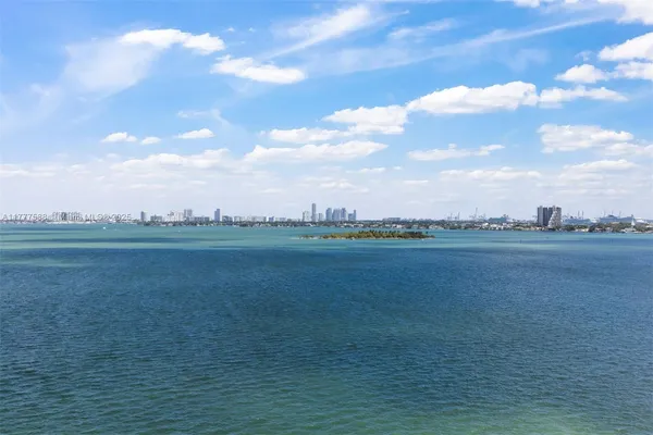 $9,950 | 2900 Northeast 7th Avenue, Unit 1002, Miami, FL 33137