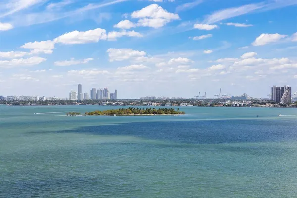 $9,950 | 2900 Northeast 7th Avenue, Unit 1002, Miami, FL 33137