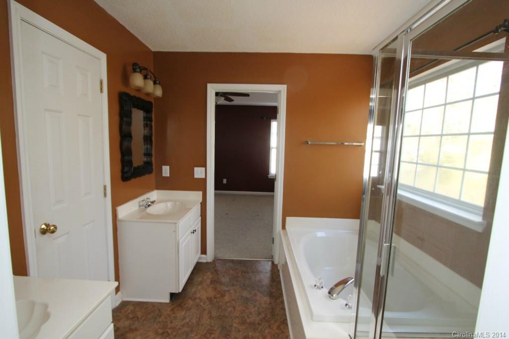 1906 Misty Vale Road Charlotte, NC 28214 - Photo 12 of 20 Gallery Image 12