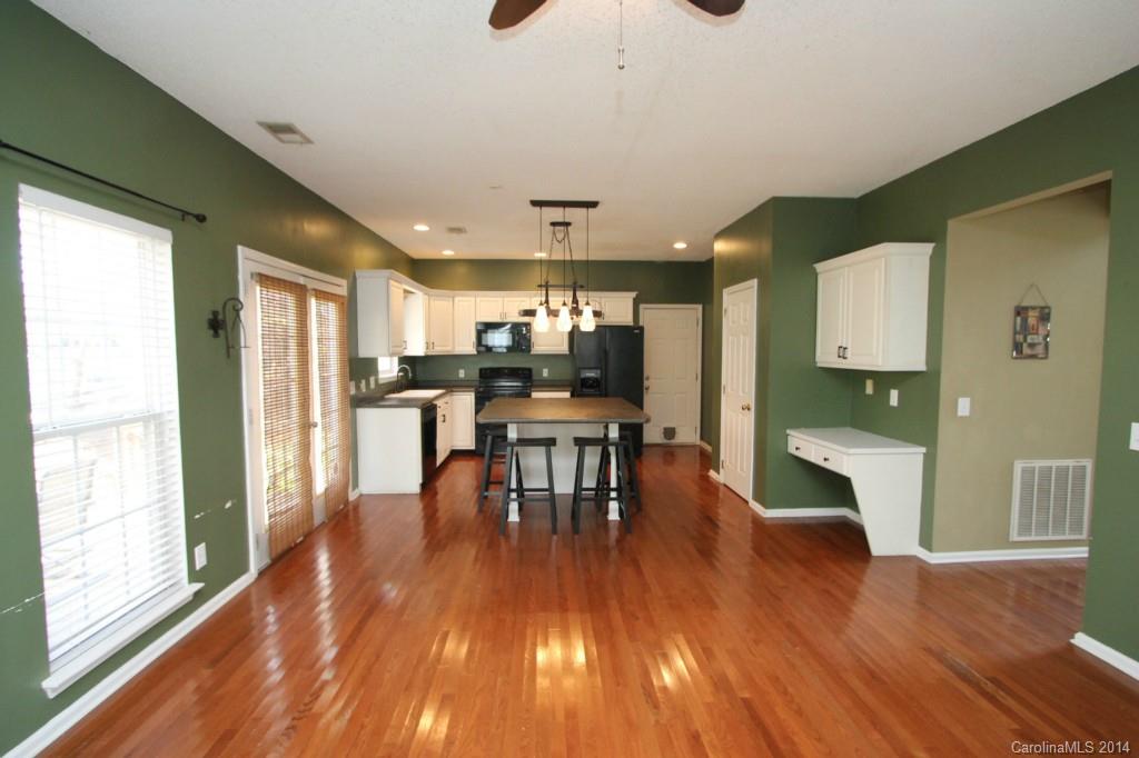 1906 Misty Vale Road Charlotte, NC 28214 - Photo 3 of 20 Gallery Image 3