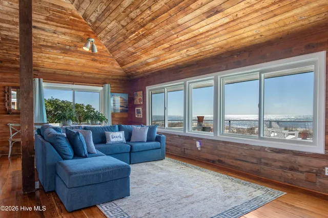 $1,650,000 | 1701 Ocean Drive, Emerald Isle, NC 28594