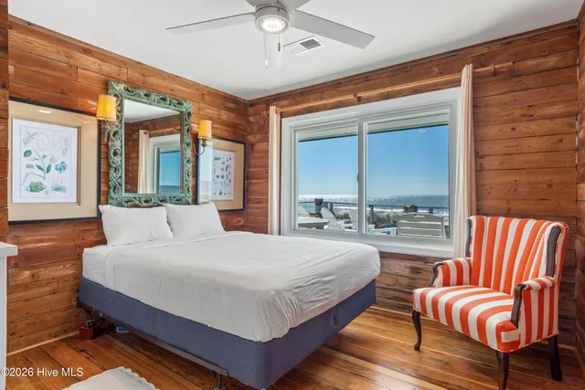 $1,650,000 | 1701 Ocean Drive, Emerald Isle, NC 28594