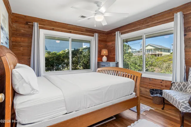 $1,650,000 | 1701 Ocean Drive, Emerald Isle, NC 28594