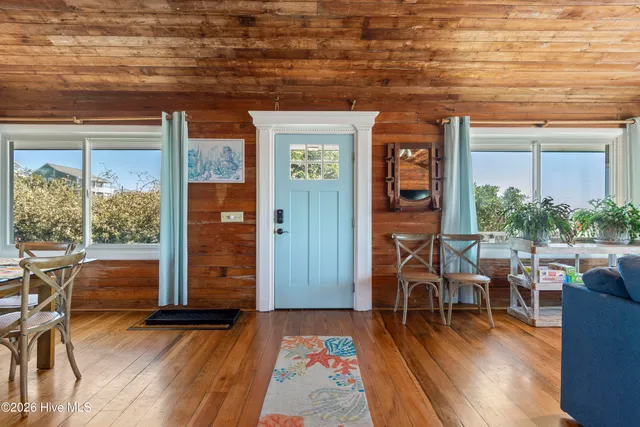 $1,650,000 | 1701 Ocean Drive, Emerald Isle, NC 28594