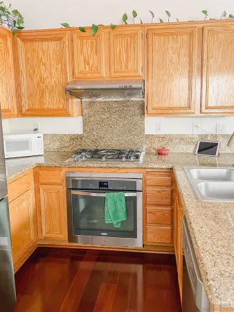 $4,200 | 9454 Capricorn Way, San Diego, CA 92126