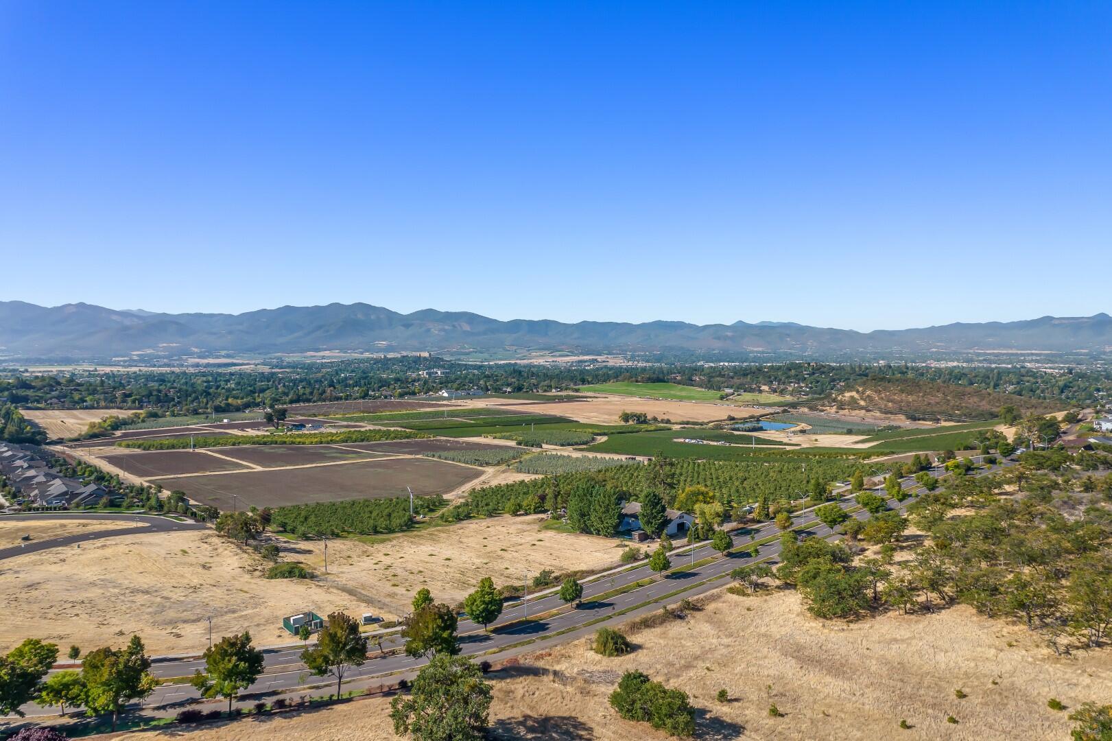 4270 Evening Ridge Terrace Medford, OR 97504 - Photo 89 of 89 DJI_0751