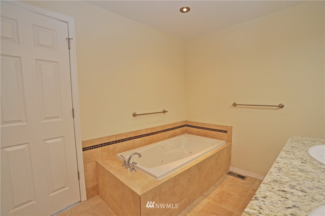 2918 Crystal Springs Road West University Place, WA 98466 - Photo 11 of 24 Gallery Image 11