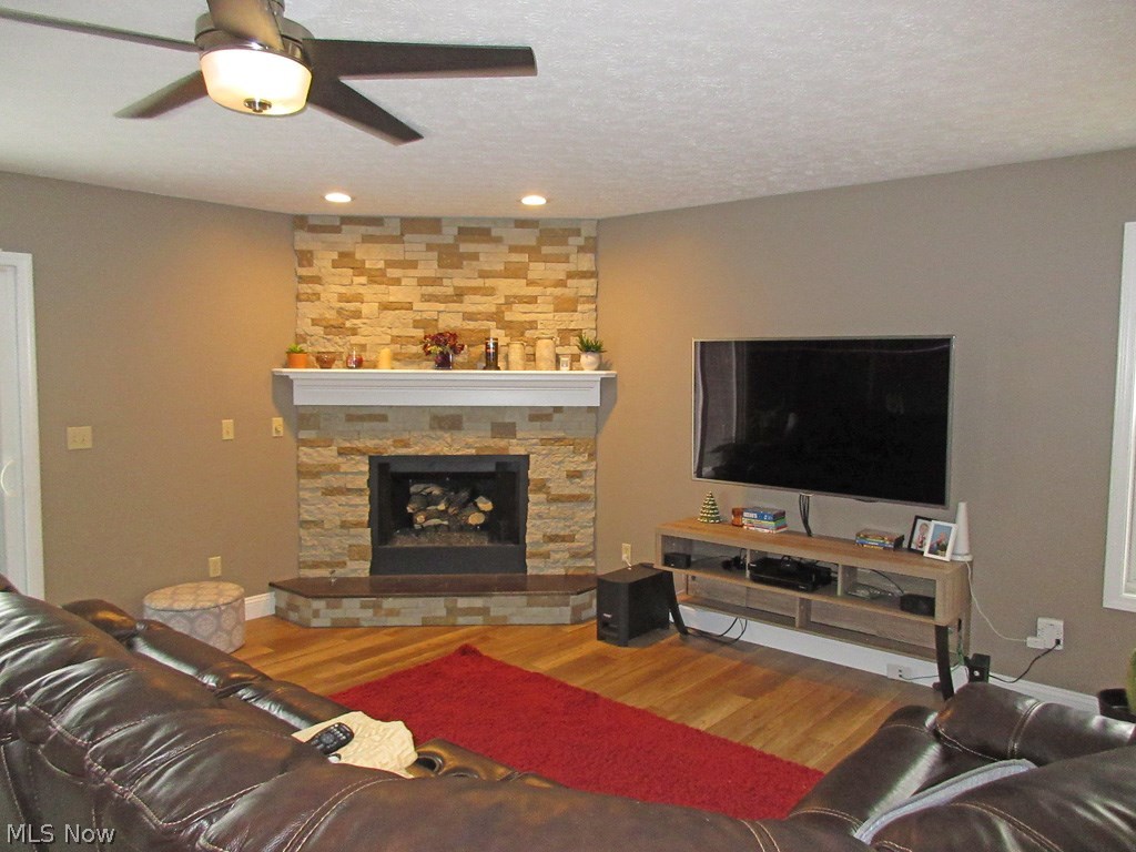 6019 Ravine Boulevard Parma, OH 44134 - Photo 4 of 20 Gallery Image 4