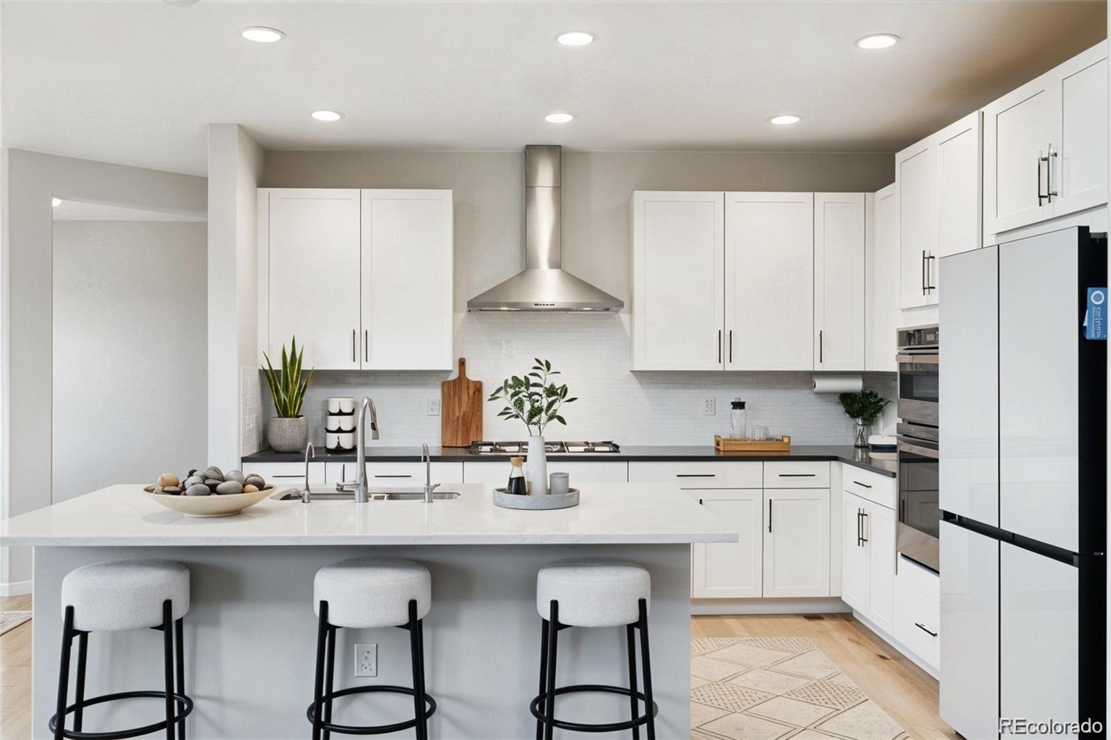 6374 Medera Way Castle Pines, CO 80108 - Photo 4 of 42