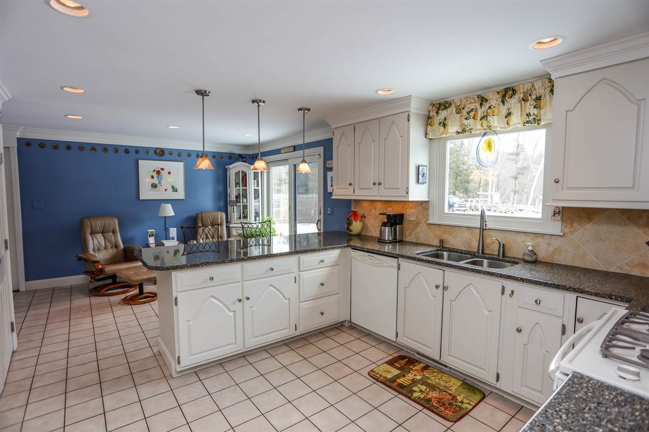 64 Jenkins Road Bedford, NH 03110 - Photo 13 of 39