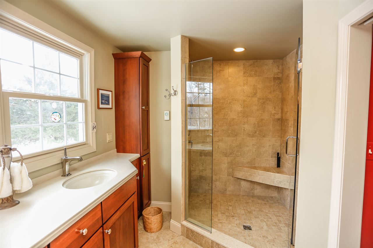 64 Jenkins Road Bedford, NH 03110 - Photo 28 of 39