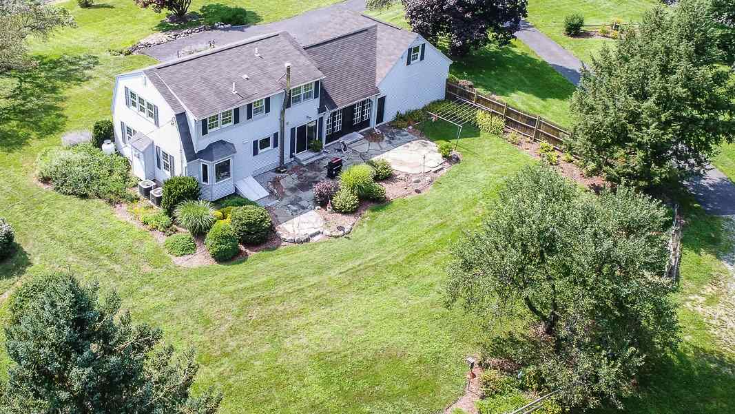 64 Jenkins Road Bedford, NH 03110 - Photo 5 of 39