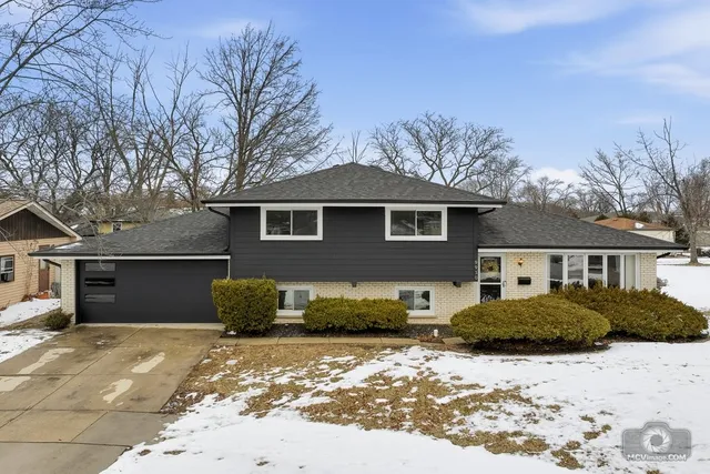 $465,000 | 9930 La Reina Court, Orland Park, IL 60462
