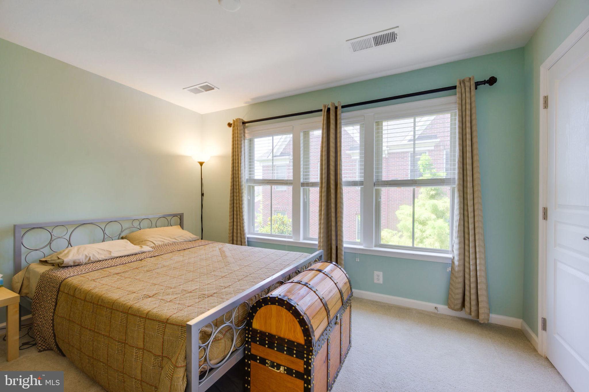 3325 Kemper Road Arlington, VA 22206 - Photo 17 of 43