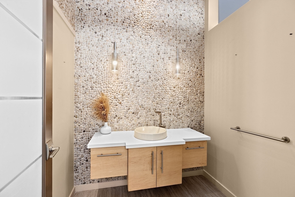 71 Wiswall Road Newton, MA 02459 - Photo 15 of 37