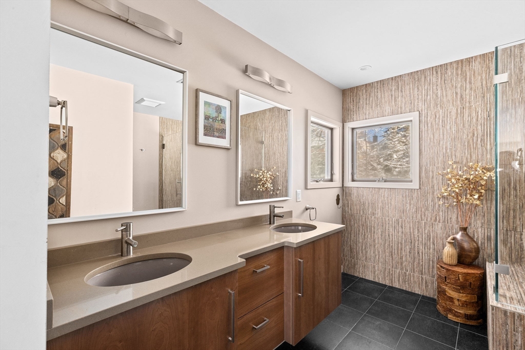 71 Wiswall Road Newton, MA 02459 - Photo 25 of 37