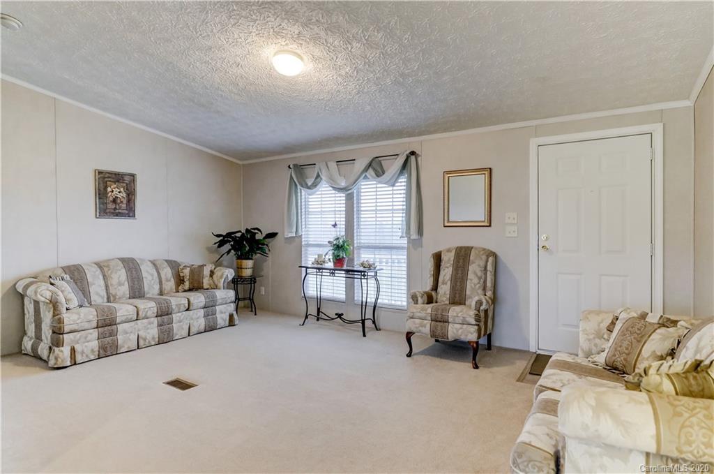 687 Fayette Road York, SC 29745 - Photo 7 of 48 a living room with furniture