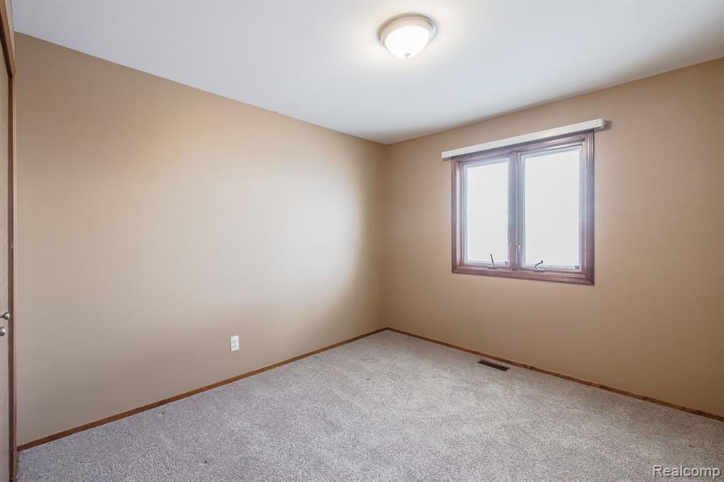 300 Prospect Drive Rochester Hills, MI 48307 - Photo 24 of 33