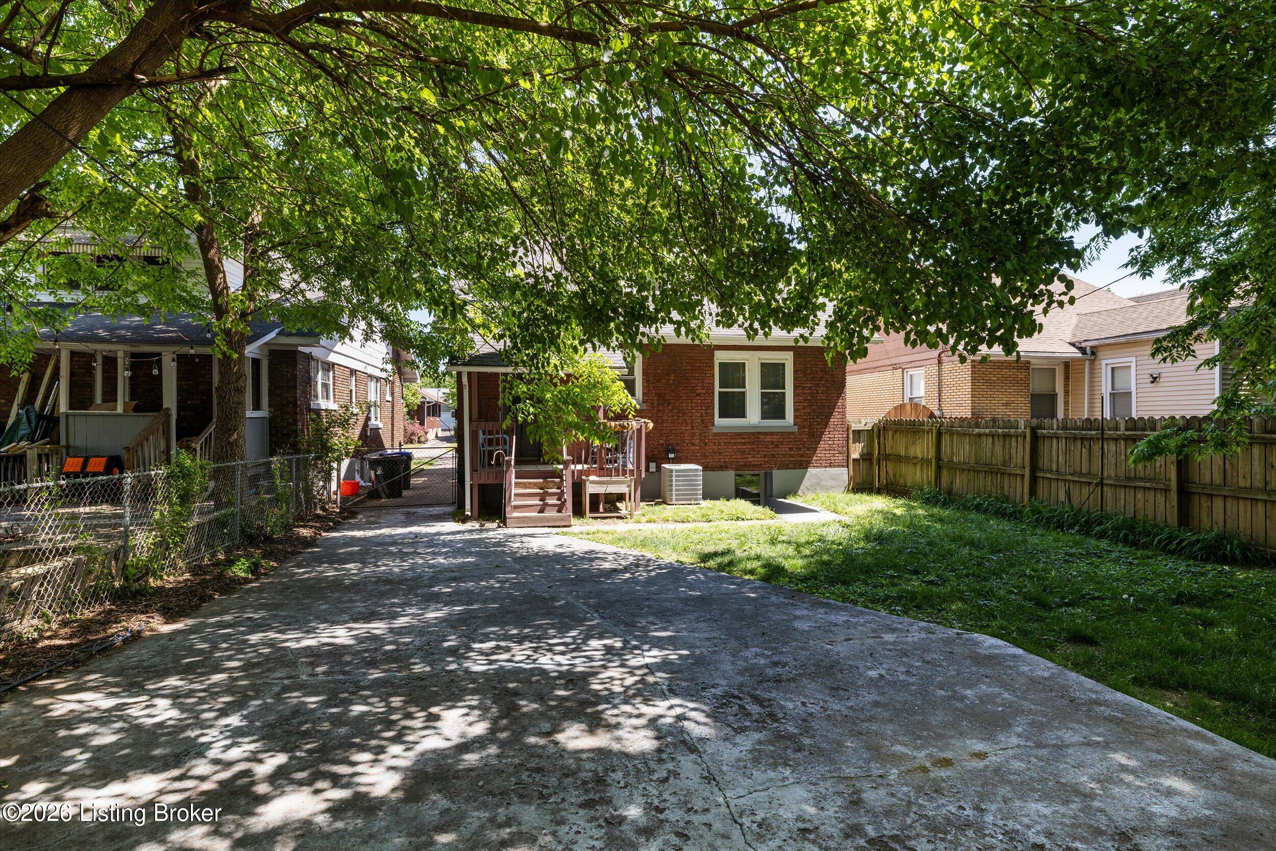 2422 Sherry Road Louisville, KY 40217 - Photo 51 of 58 57-3U8A3764