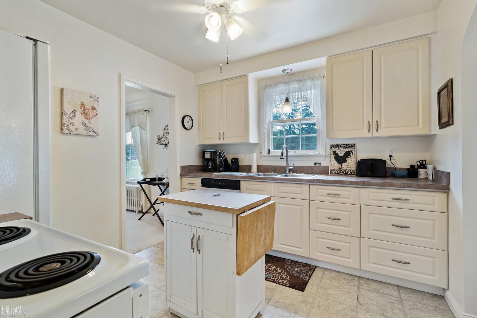 22395 Hall Road Macomb, MI 48042 - Photo 18 of 53