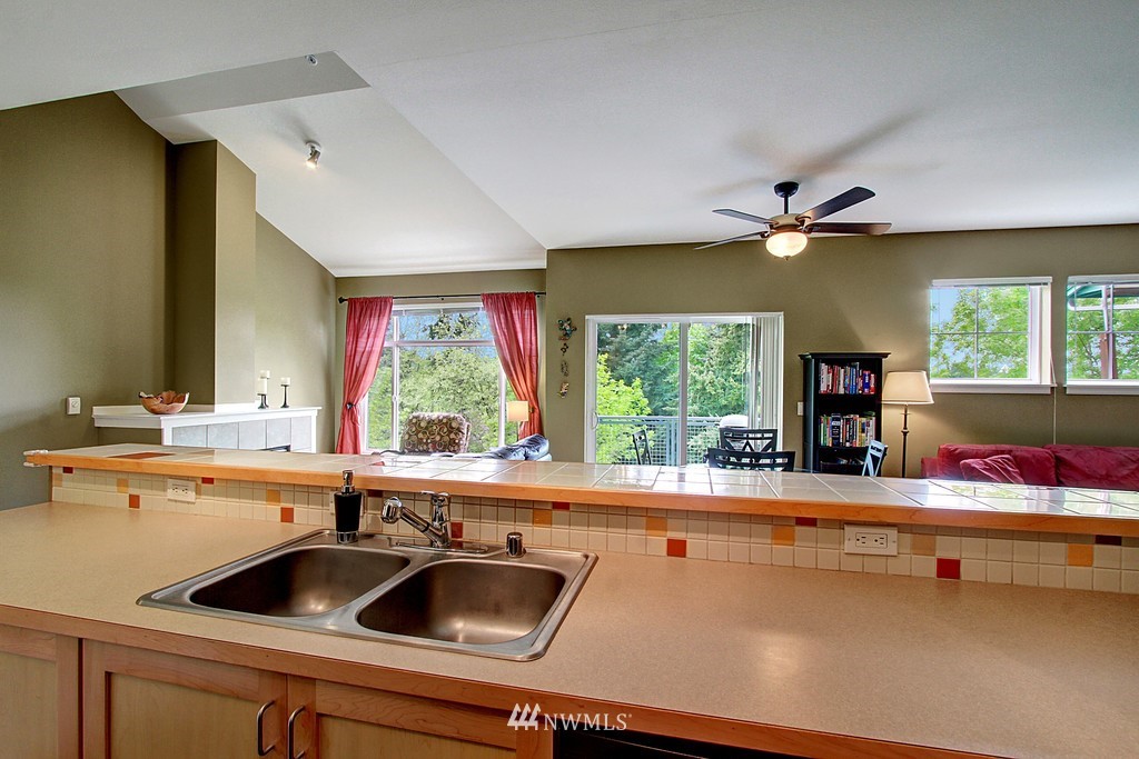 7410 Newcastle Golf Club Road, Unit I Newcastle, WA 98059 - Photo 9 of 18 Gallery Image 9
